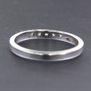 18K Goud - witgouden ring bezet met briljant geslepen diamant kopen? Bied vanaf 340!