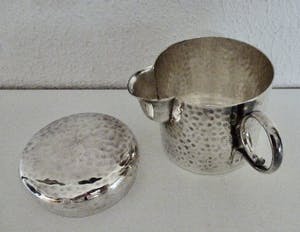 WMF - Geislingen - Art Deco Style 3-piece Silver Hammered Milk Jug and Sugar Bowl. kopen? Bied vanaf 50!