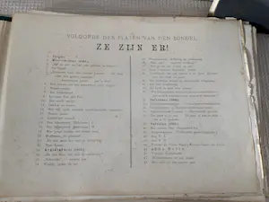 Alexander Ver Huell - Ze zijn er! Denkende beeldjes. Eerste en laatste studentenschetsen. kopen? Bied vanaf 75!