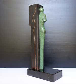 Brons (Onbekend) - Figuur in brons en hout. verkocht voor € 40!