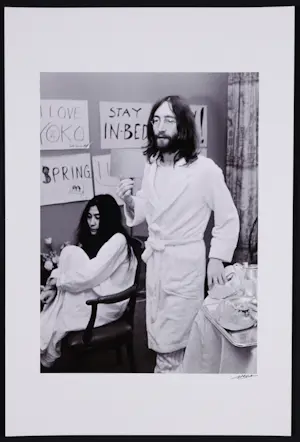 Nico Koster - Foto, John Lennon & Yoko Ono at Hilton Amsterdam kopen? Bied vanaf 100!