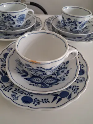 Hutschenreuther - Zwiebelmuster 3 bordjes 3 kop en schotel kopen? Bied vanaf 45!