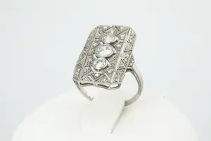 33 - omstreeks 1920 gemaakte BWPG Art Deco dames ring met ca. 1 ct diamant. kopen? Bied vanaf 520!