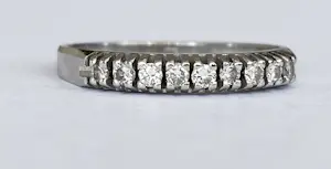 14 kt witgouden rijring met diamanten kopen? Bied vanaf 400!