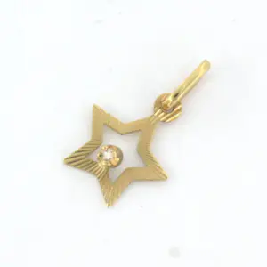 14k geel gouden hanger een vorm van een ster met single cut diamant kopen? Bied vanaf 60!