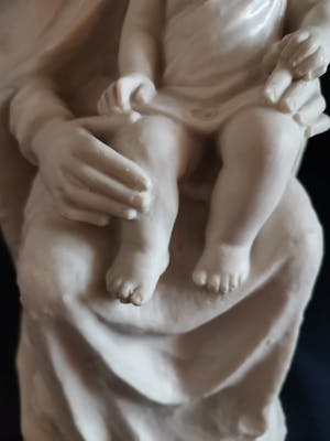 Lorenzo Dal Torrione - Religieus beeld van Moeder met Kind in albast kopen? Bied vanaf 125!