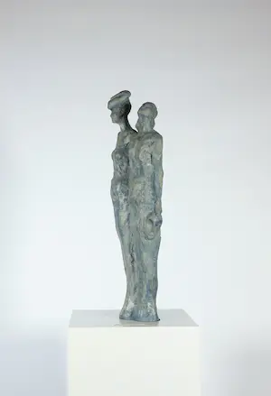 Henriette Hemels - Keramieken beeld, Maskers af (met sokkkel) kopen? Bied vanaf 1!