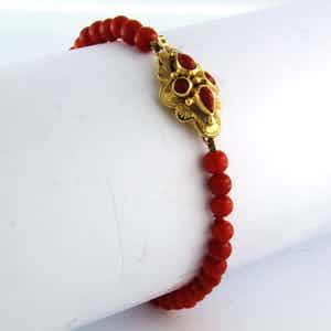 14k gouden slot met koraal aan een koralen kralen armband - 17 cm lang verkocht voor € 110!