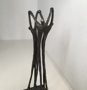 Corry Ammerlaan - Sculptuur “ GEBUNDELDE SAMENWERKING “. Gesigneerd kopen? Bied vanaf 1!