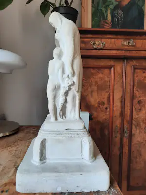 Frits van Hall - Gipsen monument op schaal. kaufen? Bieten Sie von 300!