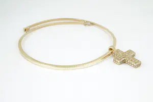 50 - Fraai 14 krt  gouden "Omega" choker en diamant (bijna 4crt!)  kruishanger kopen? Bied vanaf 2200!