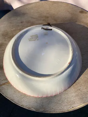 Faience Hubert Bequet - Vintage handgeschilderde schaal/wandbord van Hubert Bequet. kopen? Bied vanaf 45!