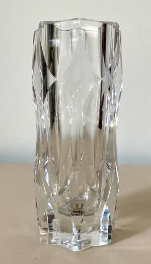 Kosta Boda - Facet geslepen vaasje model V7366 ontwerp Goran Warff verkocht voor € 1!