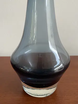 Riihimäki - vintage staalblauw glazen vaasje kopen? Bied vanaf 20!