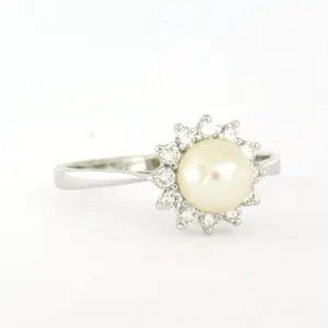 Witgouden ring met parel en diamant 0.20 ct - rm 19.25 kopen? Bied vanaf 400!