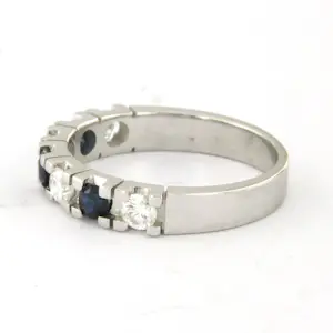 14k wit gouden ring bezet met saffier en briljant geslepen diamant tot. 0.48ct kopen? Bied vanaf 760!