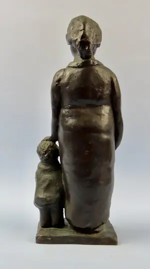 Jose Esteve Edo - Moeder met kind - Brons kopen? Bied vanaf 100!