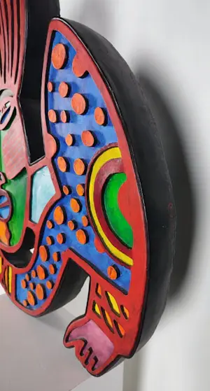 Clemens Briels - Houten wandobject, Y un acroiris piento su piel kopen? Bied vanaf 200!