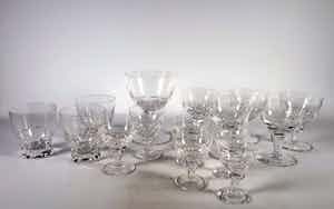 Niet of onleesbaar gesigneerd - Kristal, Facet geslepen glasservies verkocht voor € 10!