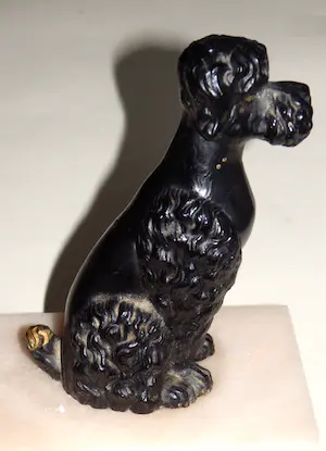 Niet of onleesbaar gesigneerd - 2 Boekensteunen van Honden kopen? Bied vanaf 1!