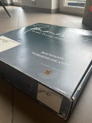 Panamarenko - Bouwdoos "Vliegend Eiland" kopen? Bied vanaf 1300!