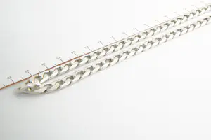 107- Zwaar 1e gehalte zilveren halssieraad - glad gepolijste gourmette schakels kopen? Bied vanaf 65!
