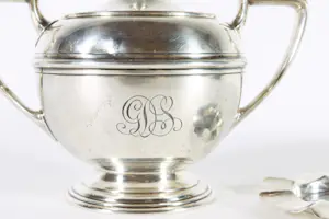 Zilveren ecuelle (dekselpot) en zilveren asbakje kopen? Bied vanaf 140!