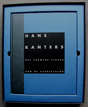 AcheterHans Kanters - Gesigneerd boek, in cassette doos: Het eeuwige circus van de verbeelding - 1997? Enchérissez de 59!
