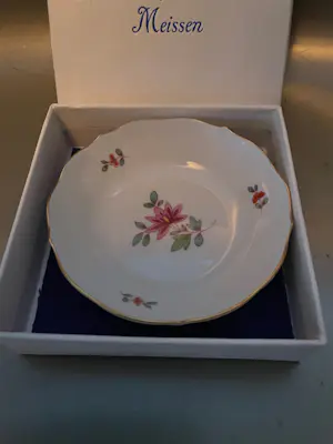 AcheterMeissen porzellan - 2 Prachtige Meissen schaaltjes nieuw in hun oorspronkelijke doosjes? Enchérissez de 55!