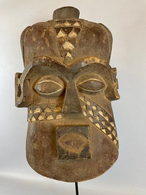 Pende - 211025 - African mask from the Pende - Congo. kopen? Bied vanaf 45!