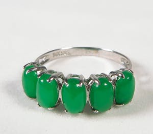 14K Goud - Armband, ring en hanger van witgoud met groene stenen kopen? Bied vanaf 150!