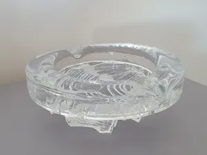 Niet of onleesbaar gesigneerd - Glazen asbak - Pukeberg uit Zweden kopen? Bied vanaf 1!