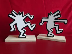 Keith Haring - Dancing Dogs boekensteunen / decoratieve objecten kaufen? Bieten Sie von 60!