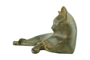 Pierre Chenet - Bronzen beeld van liggend katje kopen? Bied vanaf 219!