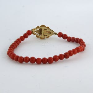 14k gouden slot met koraal aan een koralen kralen armband - 17 cm lang kopen? Bied vanaf 110!