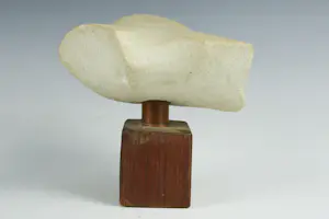 Anton Geerlings - Hardstenen gepolijst beeld - geabstraheerd figuur kopen? Bied vanaf 75!