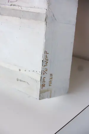 Ron van der Werf - Uniek werk in gemengde techniek op hout / wandobject, Zonder titel kopen? Bied vanaf 125!