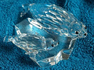 Curiosa - Swarovski - Jaarstuk “Zeehond met kind“ – Kristal - 1991 kopen? Bied vanaf 1!