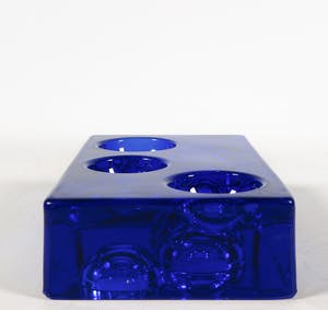 Daum Nancy - Blauwglazen object met bolvormige uitsparingen kopen? Bied vanaf 1!