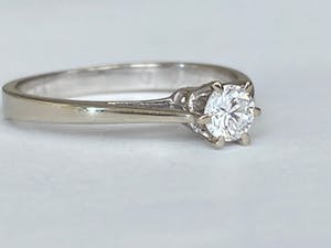 18 karaat witgouden ring met diamant ca  0.23 ct kopen? Bied vanaf 350!