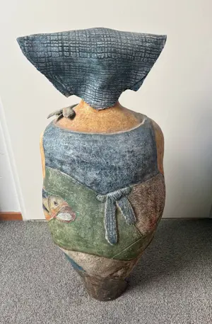 Ivet Thunnissen - Vrouw met vissen kopen? Bied vanaf 350!