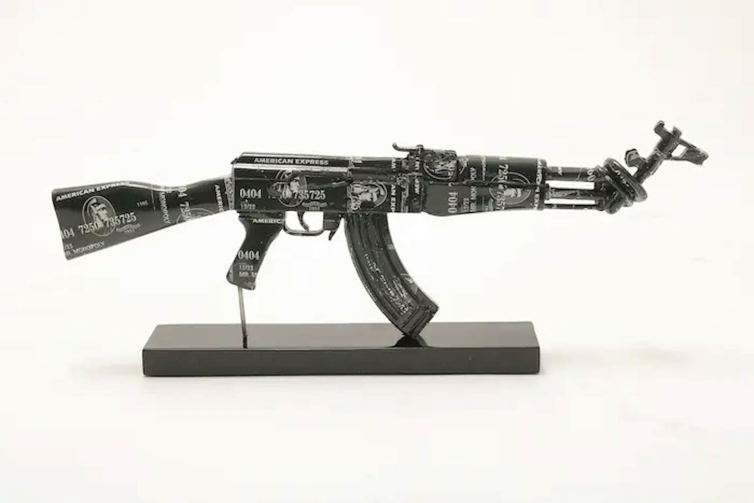 Buy Diederik Van Apple - AK - 47 Peace Edition, kunsthars, in originele kist? Bid from 375!