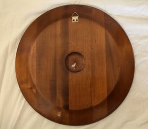 Curiosa - 2 Poolse folkloristische borden met zeer verfijnd houtsnijwerk kopen? Bied vanaf 1!