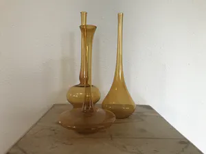 Niet of onleesbaar gesigneerd - 3 laboratoriumglas vaasjes kopen? Bied vanaf 1!