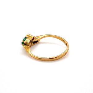 18kt gouden handgemaakte ring met diamant en smaragd maat 49,5(15,75) 1,53gr kopen? Bied vanaf 130!