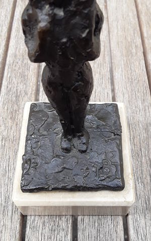 John Bier - Beeld in brons met marmeren voet van 7 acrobaten. kopen? Bied vanaf 85!