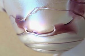 Glashutte Poschinger - Design Schaal - Groot - Handgemaakt - Waaiervormig - Iriserend glas+Purple spots kopen? Bied vanaf 1!