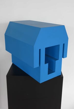 Nikolaus Urban - Triplex/ kartonnen object, Blauw huis (op sokkel) kopen? Bied vanaf 100!