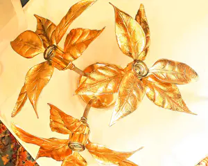 Willy Daro - Deckenlampe Messing vergoldet mit Blumenmuster für Massive 1970er Jahre kopen? Bied vanaf 300!