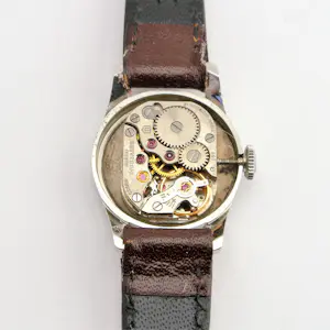 Universal Genève - klassiek dameshorloge kopen? Bied vanaf 190!